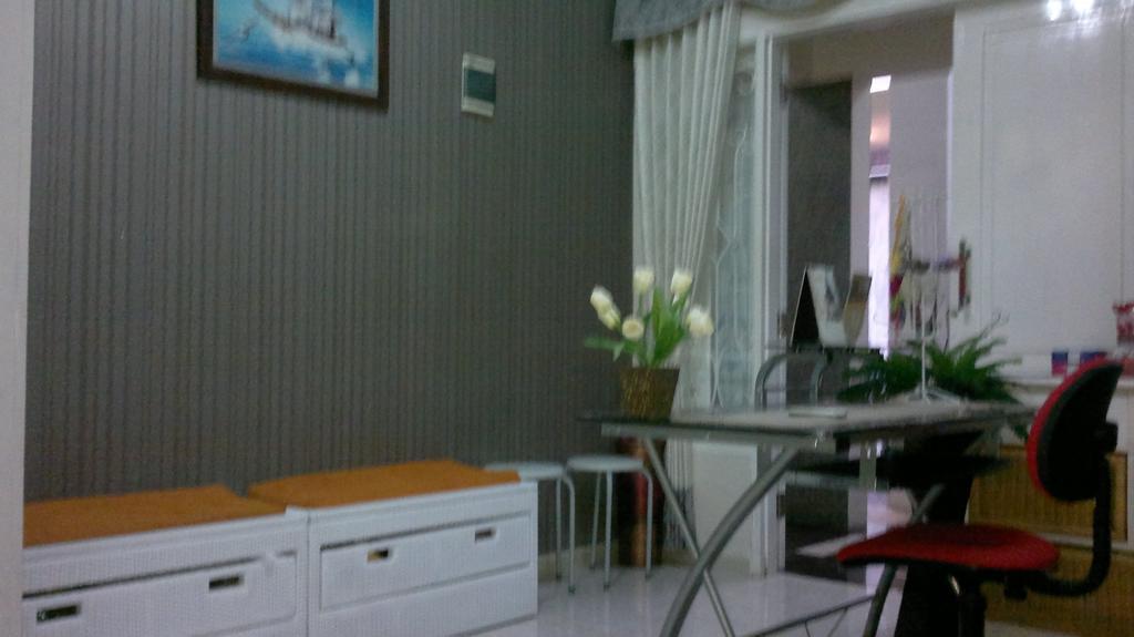 Griya Nelwan Guest House Malang Exterior photo
