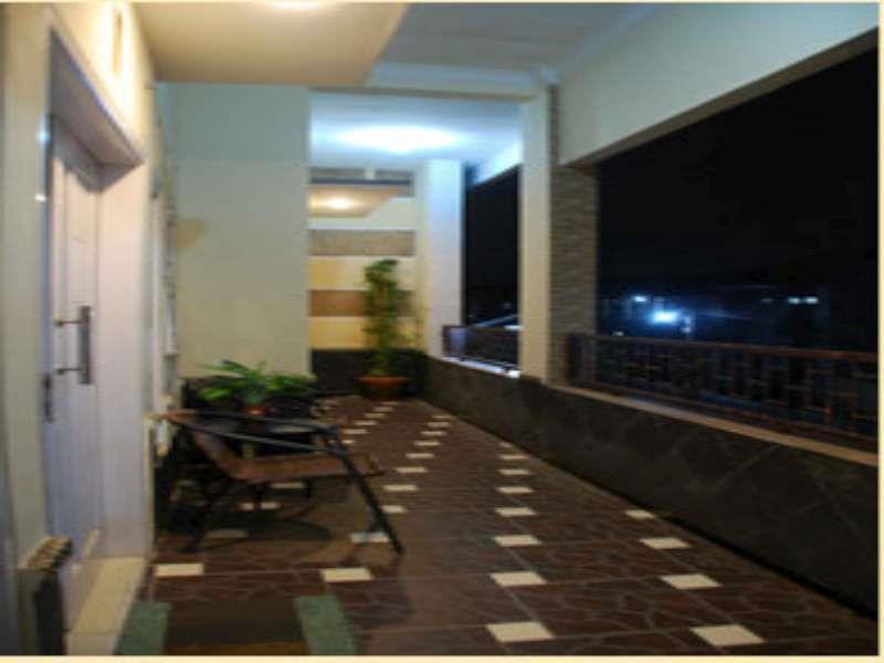 Griya Nelwan Guest House Malang Exterior photo